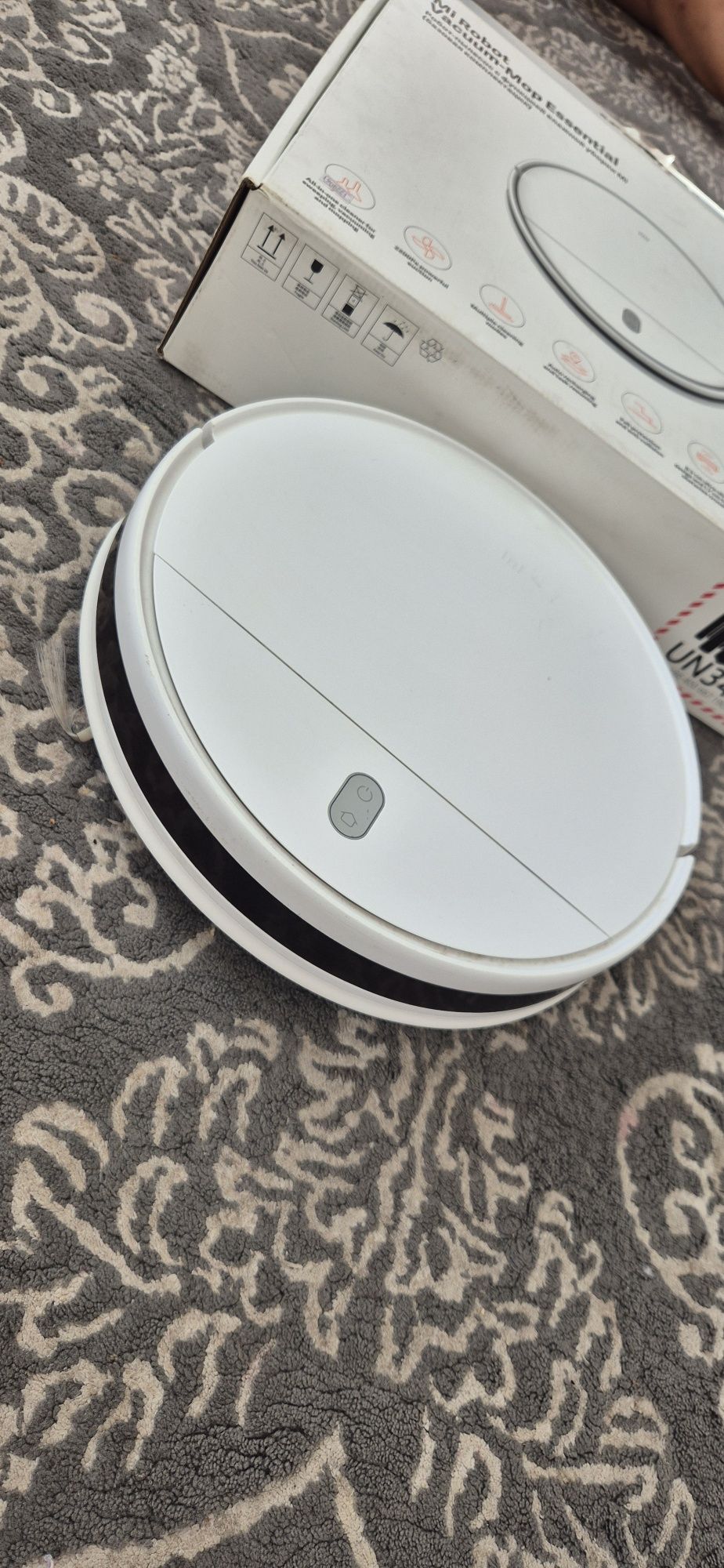 Mi Robot Vacuum-Mop Essential