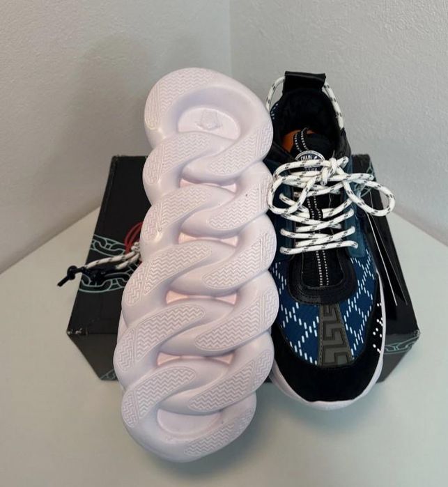 Versace chain reactions