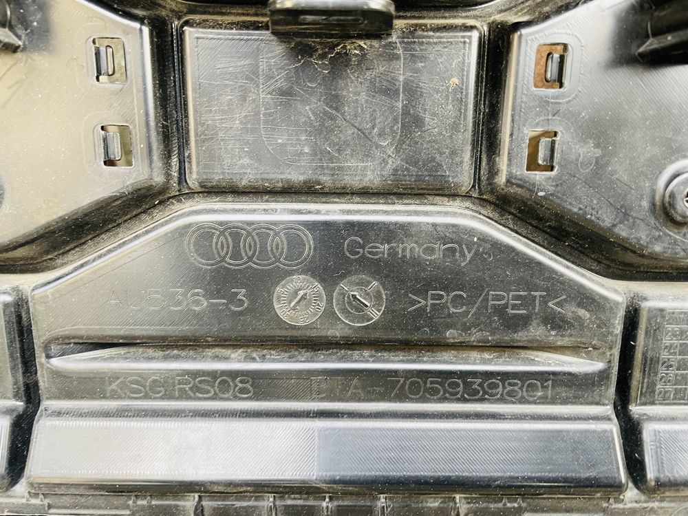 Grila centrala fata Audi Q8 RS originala