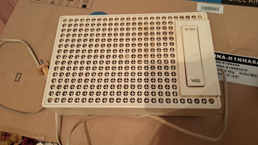 Срочно продаются 2шт 5000тг.Стабилизатор напряжения и громкоговоритель