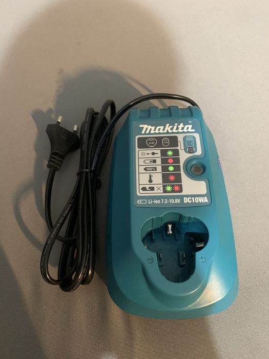 De vânzare încărcător Makita DC 10WA