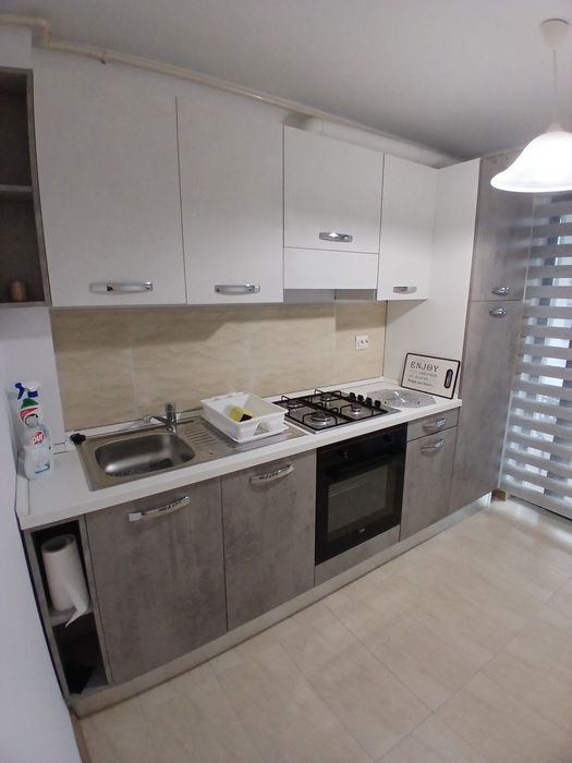 Închiriere apartament 2 camere, loc parcare