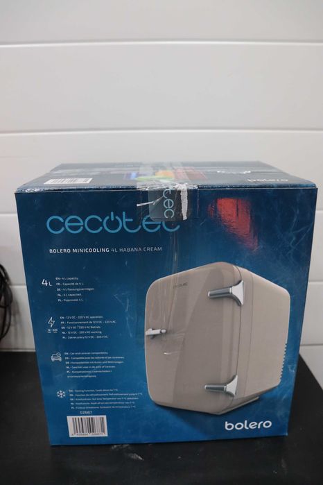 Мини хладилник Cecotec Bolero MiniCooling 4L, работа с 12V-220V
