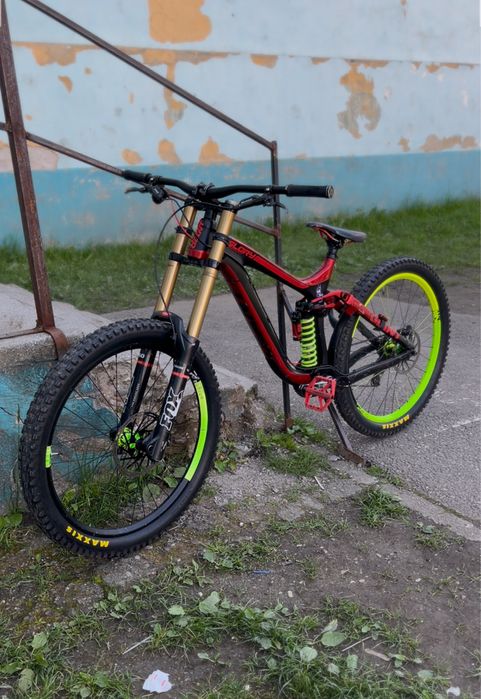 Downhill giant glory