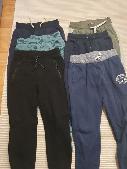 Lot pantaloni treining 134