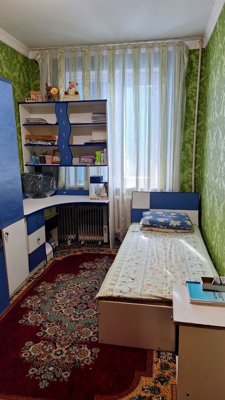 Divan, 2ta tumba, kiyim shkaf, dars stol