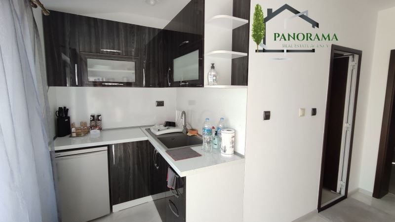 Продава се Тристаен апартамент в Шумен, Дивдядово - 130 кв.м за 942 €/кв.м - Снимка #2