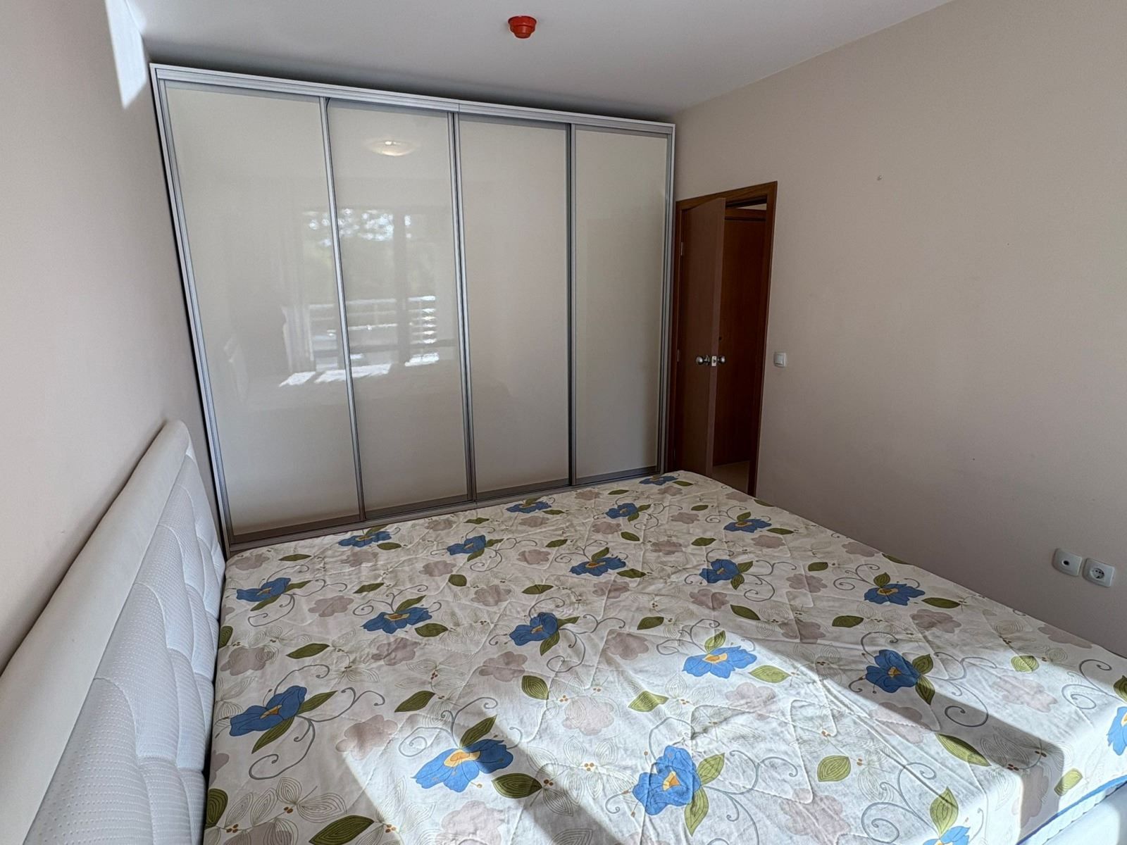 2-стаен в Бургас, област-к.к.Слънчев бряг площ 72 цена 86000
