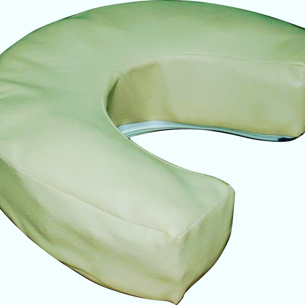 Удобная U-образная подушка для лица