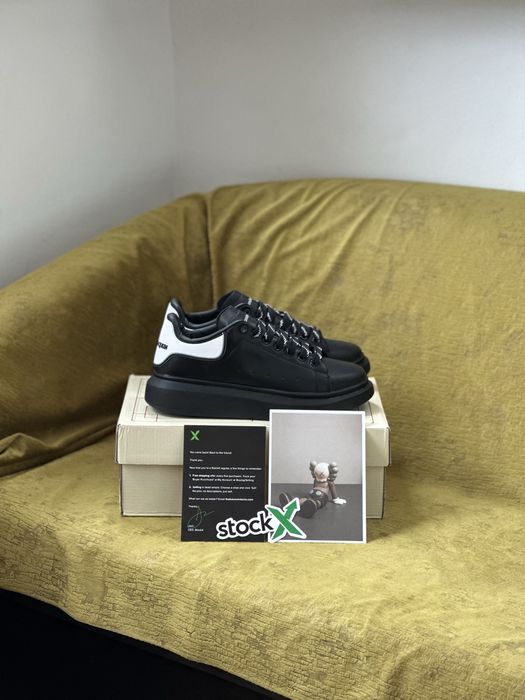 Alexander McQueen 41, 43
