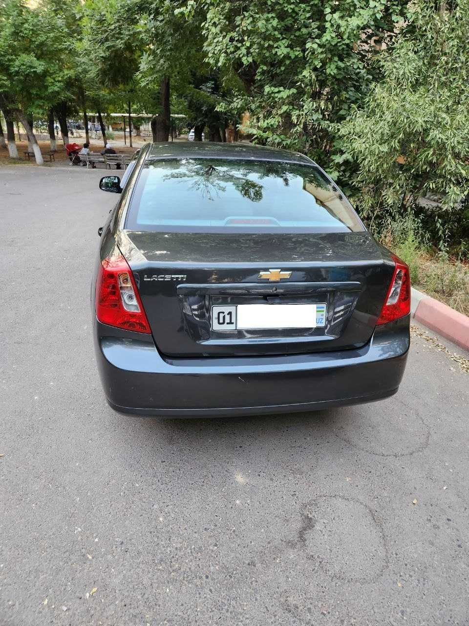 Gentra (Lacceti) elegance plus, 2022г, пробег 8300км, мокрый асфальт.