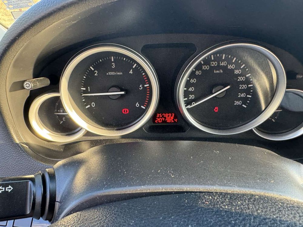Mazda 6 2.0 140 к.с бяла перла