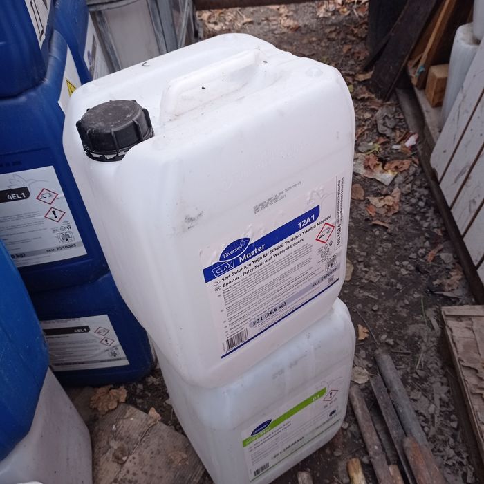 Пластиковые канистры продам