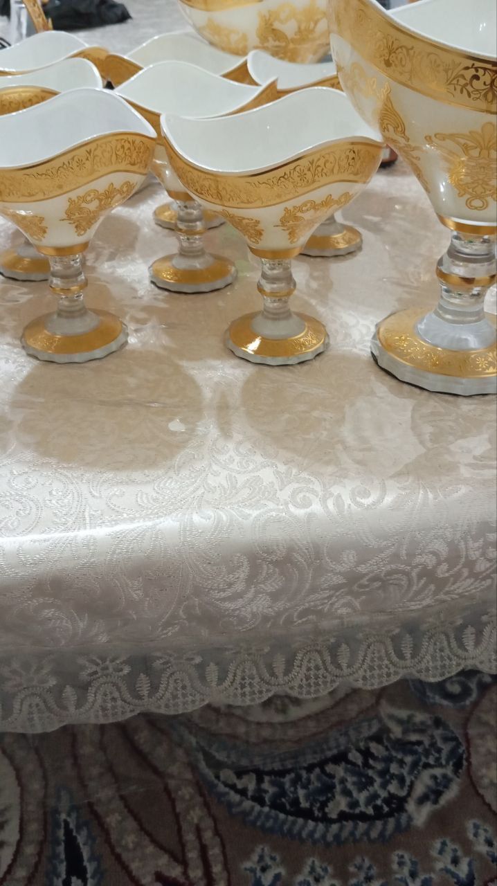 12 dona chaq-chuq, 4 dona shokolad , 2 dona meva edishlar yangi