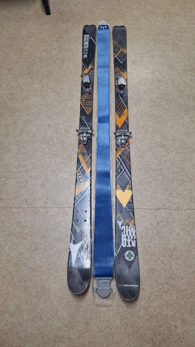 Schi tură și piei focă