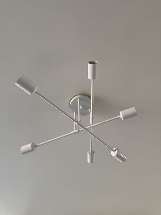 Люстра и два светильника (торшера)