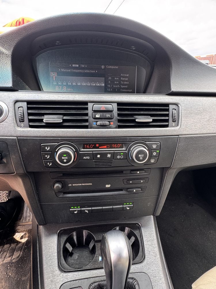 Vând e91 330d