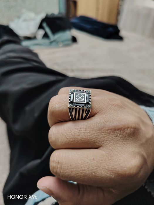 Kumush uzuk sotiladi!