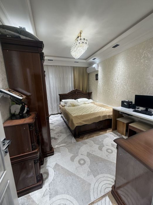 Qorasaroy 3 hona golden house