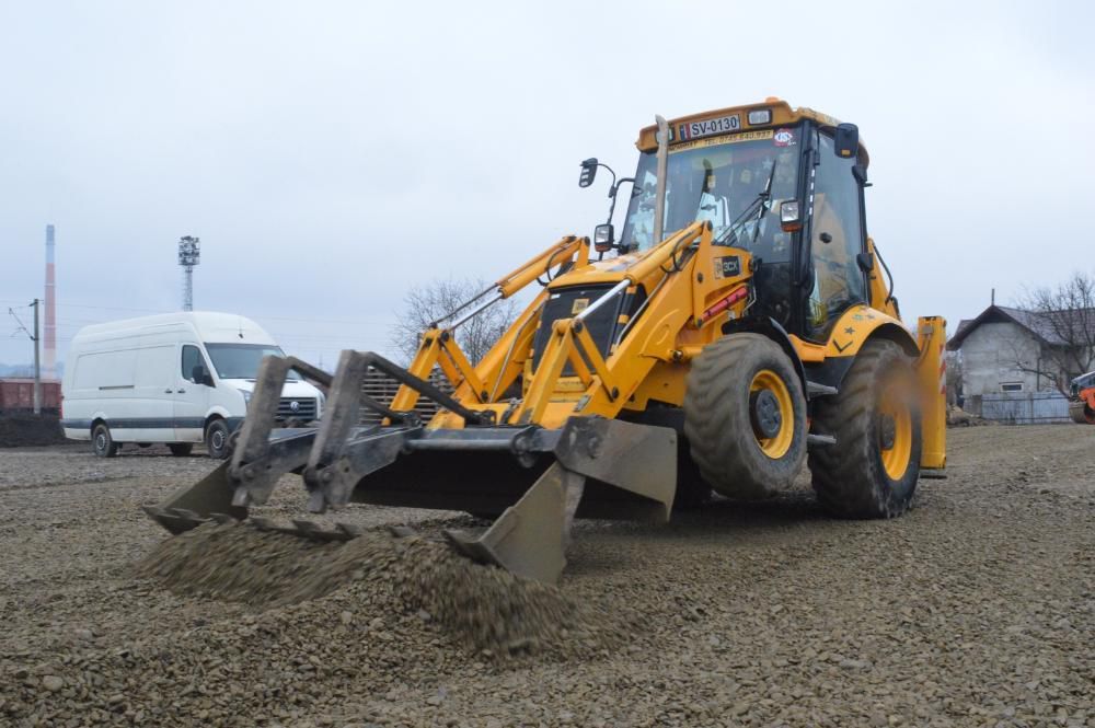inchiriez buldoexcavator