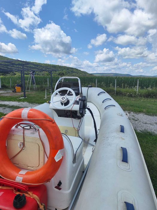 Barca Mercury 420 Ocean Runner Cu  Motor Mercury 40hp EFI 4 Timpi