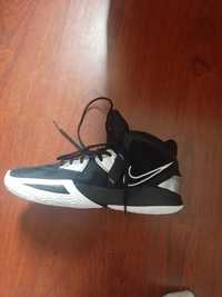 KYRIE INFINITY (баскетболни обувки )