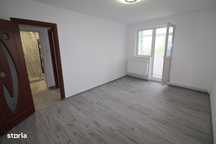 Vând apartament 3 camere în Hunedoara, zona Stadion, 47 mp, et.3