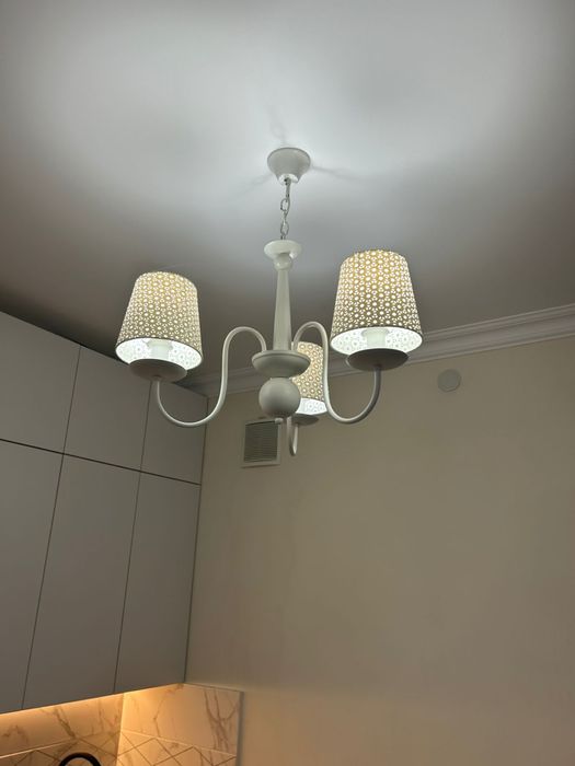 Продам люстру в хорошем состоянии б/у