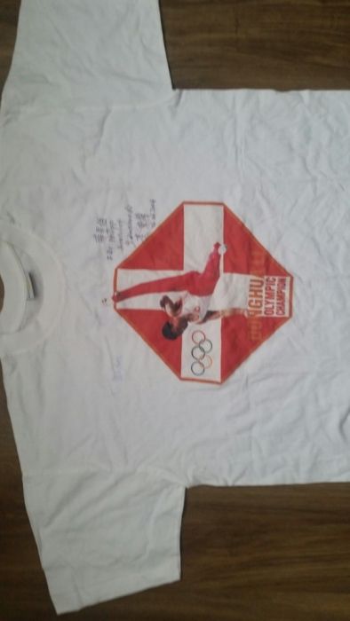 Tricou cu semnatura campionului olimpic la cal cu manere.