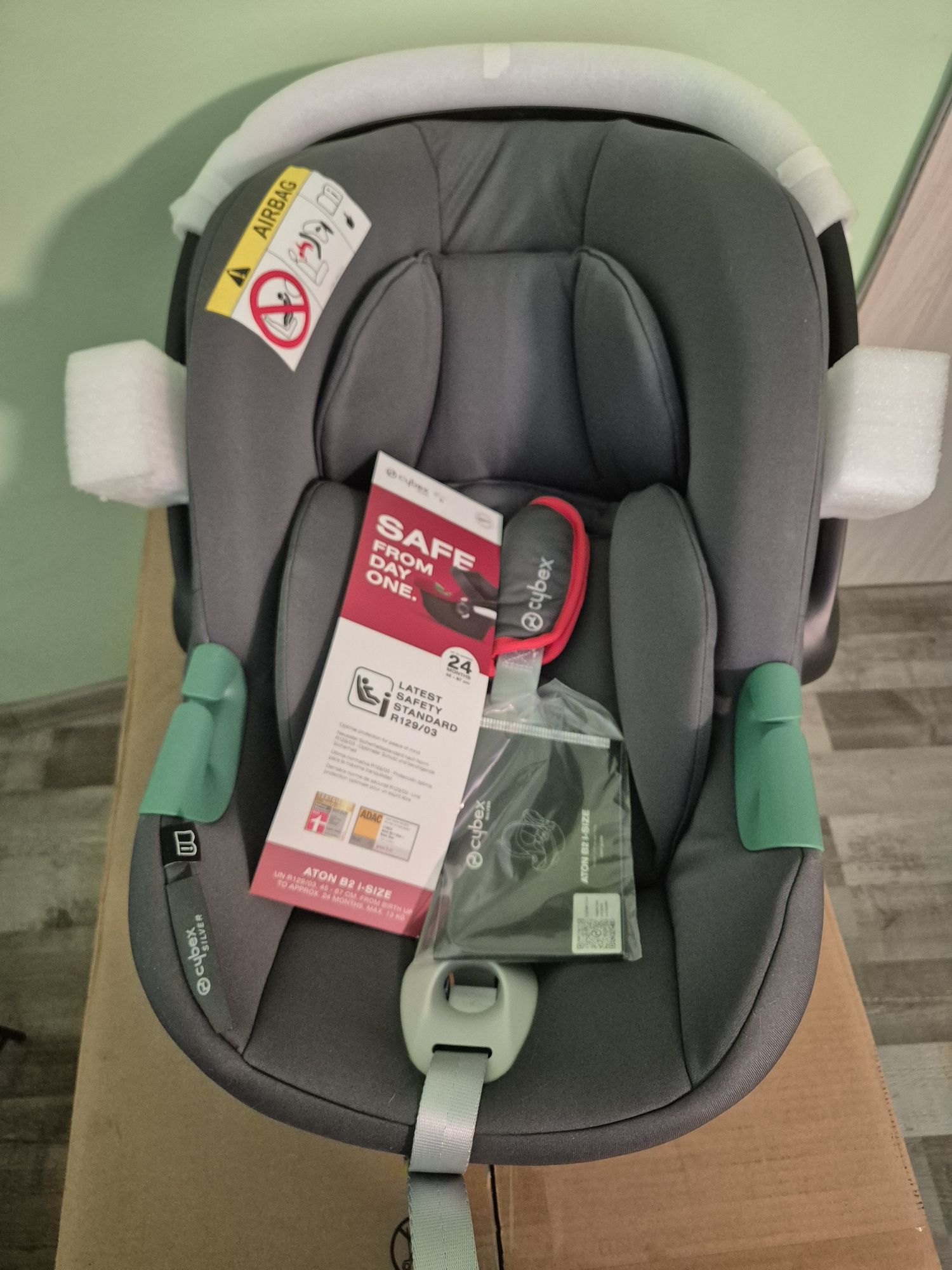 Бебешко кошче за кола Cybex Aton B2 с адаптери