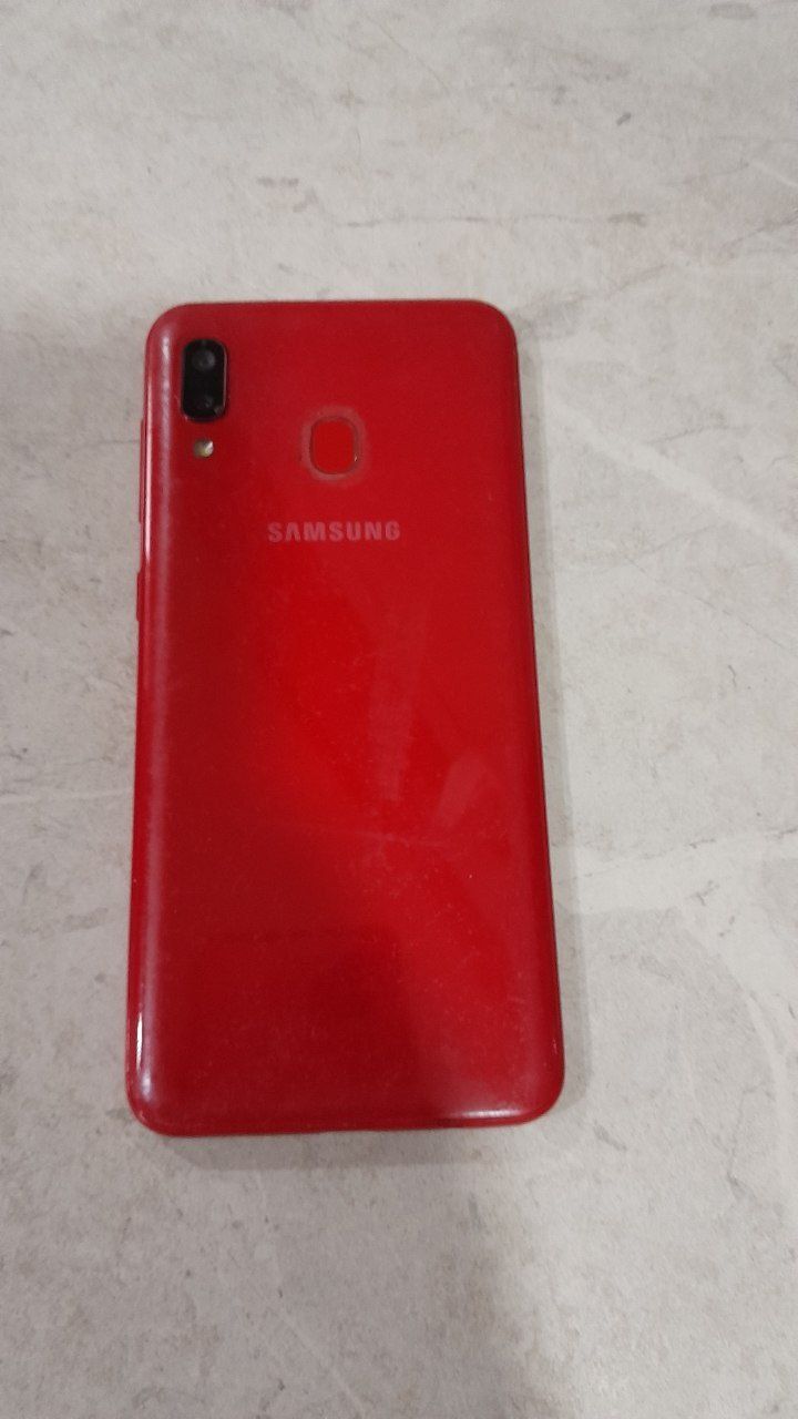 Samsung A20 srocno sotiladi