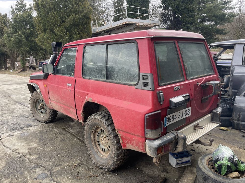 Dezmembrez Nissan Patrol Y60 2.8td pompa vacum sus 1997