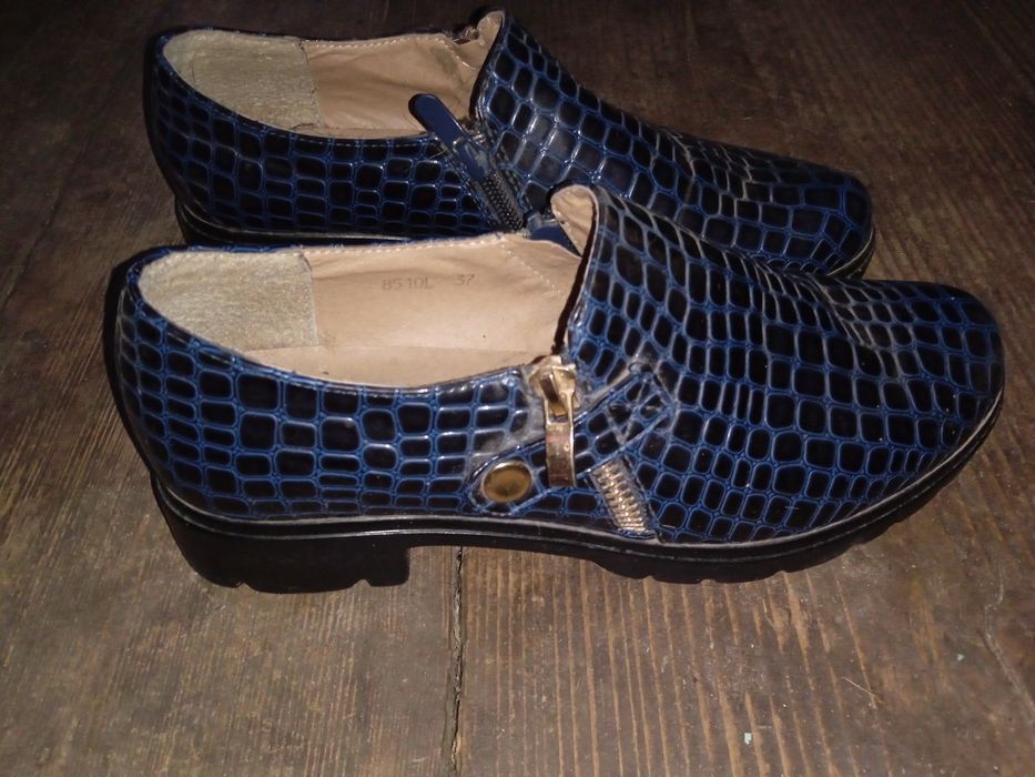 Продам женскую обувь