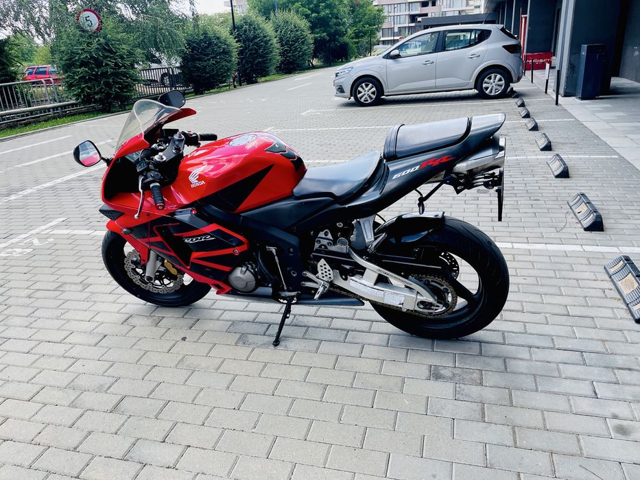 Honda CBR 600RR PC37