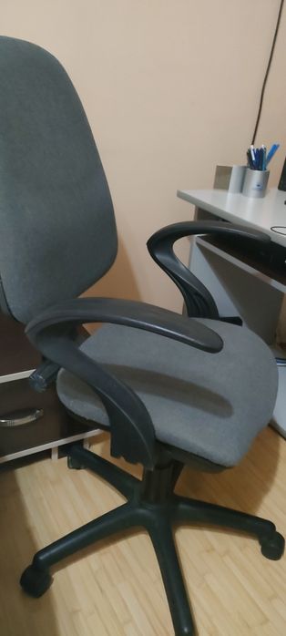 Scaun birou perfect funcțional și estetic