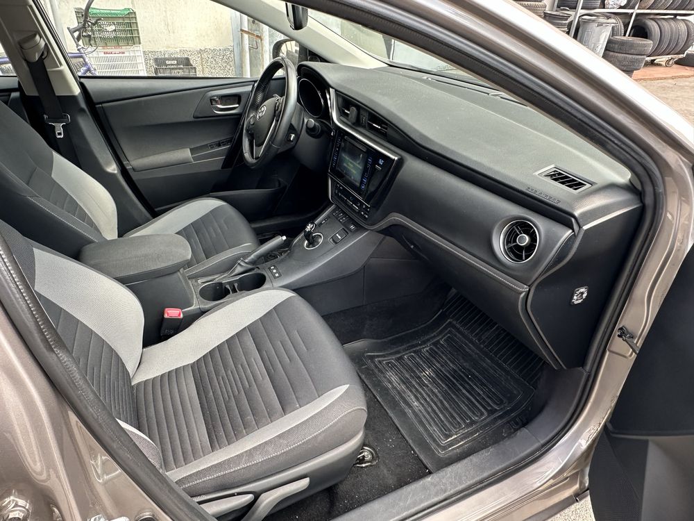 Toyota Auris 1.8 Hybrid 2018г -На части