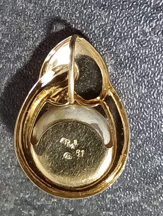 Золотой кулон 750 проба .Европа