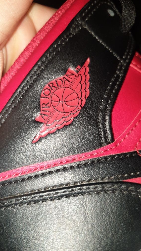 Jordan 1 reverse bred mărimea 40