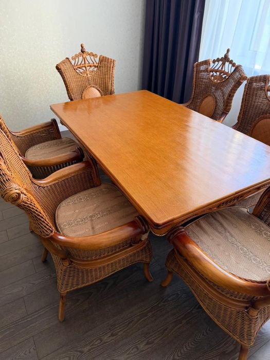 Стол и 6 стульев из ротанга