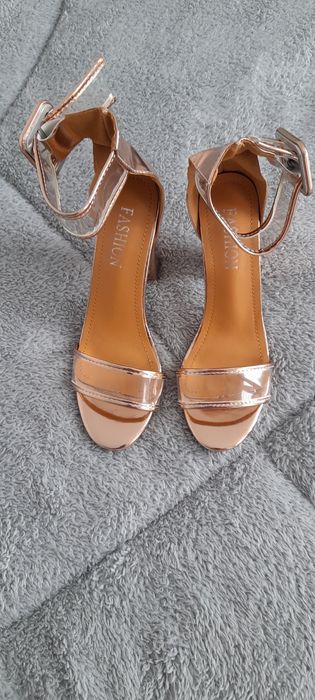 Sandale damă diverse modele