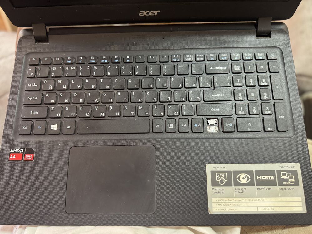 Acer Es15  arzon narxda srochna sotiladi kelishiladigan joyi bor