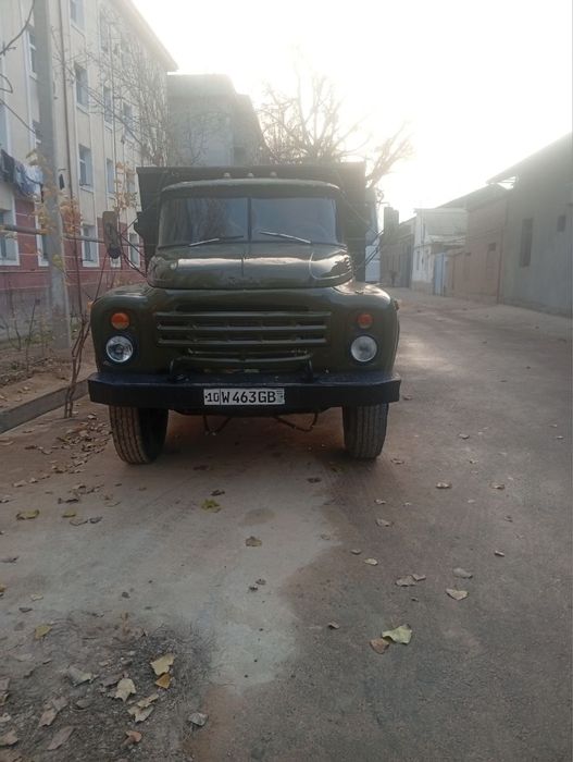 Грузовая машина ЗИЛ