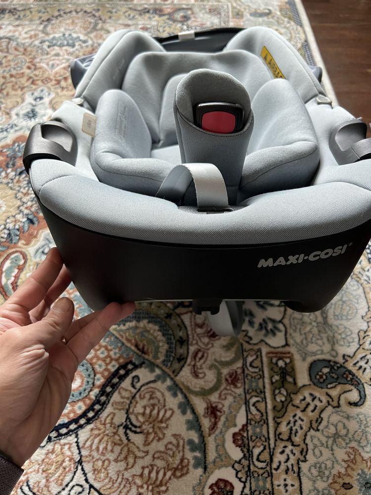Scoică auto Maxi-Cosi Pebble 360 i-Size 40-82 cm, Essential Grey