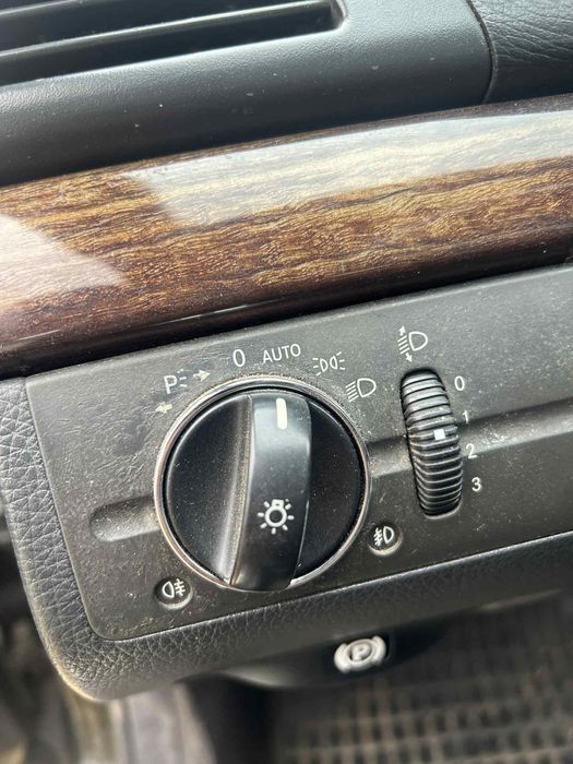 Mercedes-Benz E 220 Anu 2003