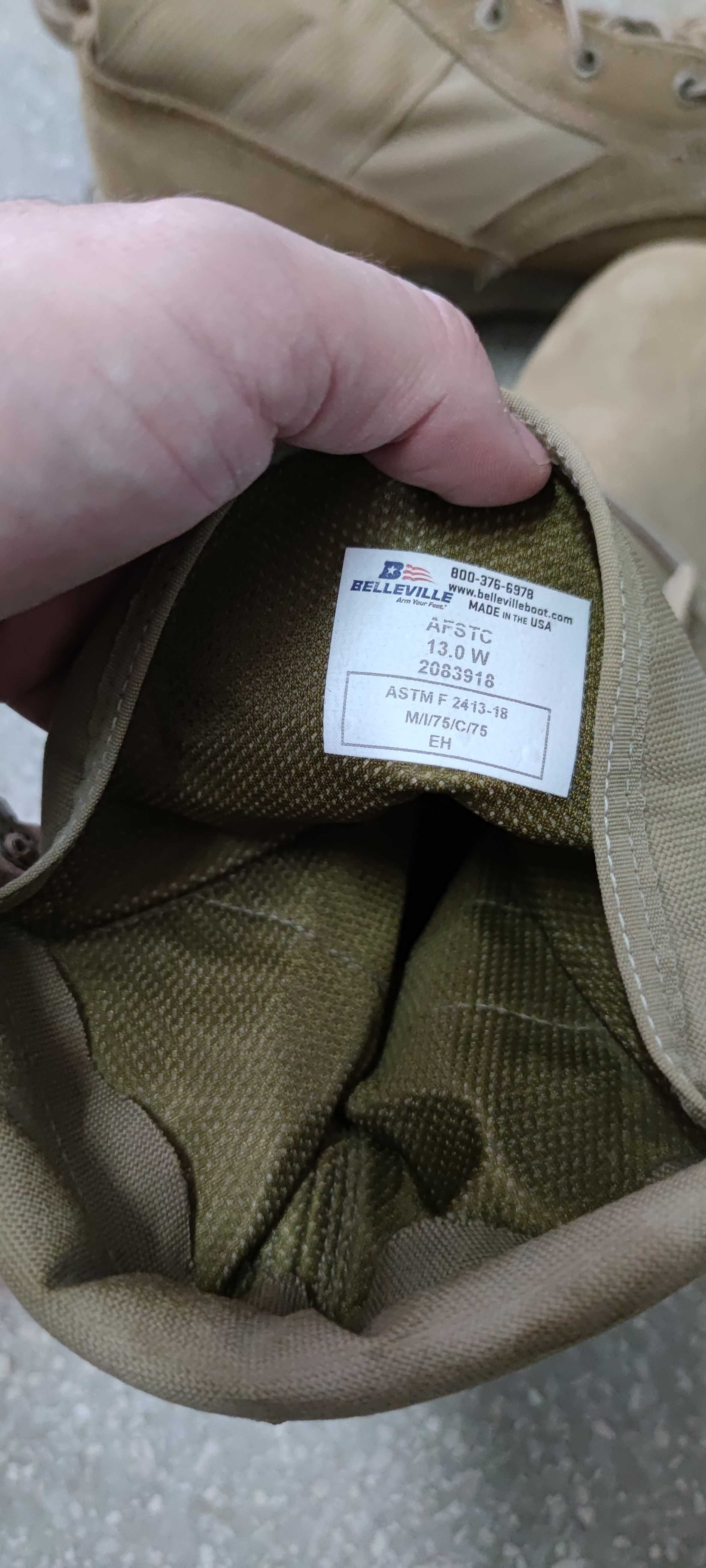 Bocanci militari