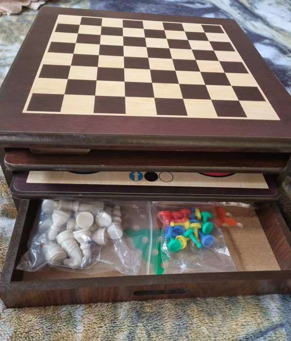 комплект дървена настолна игра 10 в 1 на Playtive