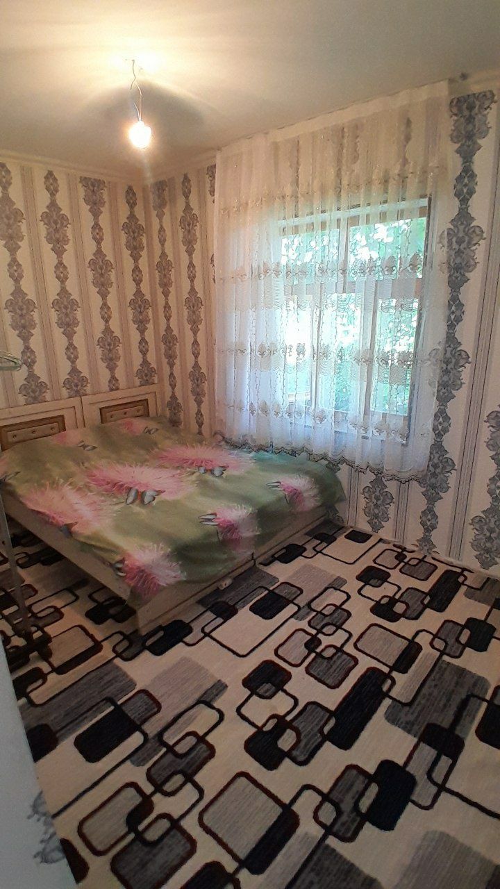 Дача в чимган ,спальни-2, детский-1, зимний и летний кухня, тапчан,