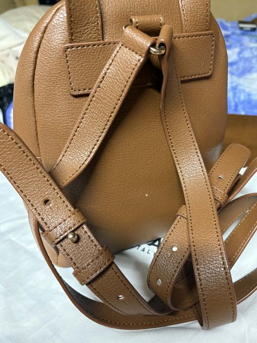 Продавам оригинална раничка Furla