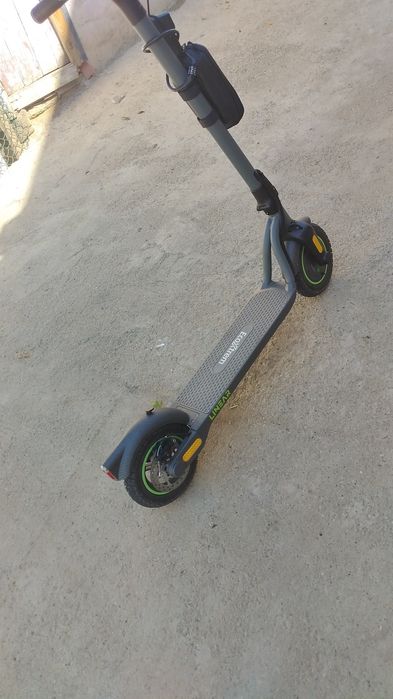 Vând trotinetă electrică