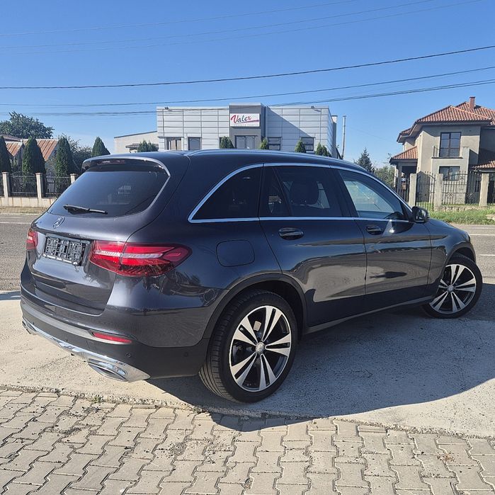 MERCEDES-BENZ GLC 220 CDI 4 Matic / Trapa Panoramica / Led / Navigație